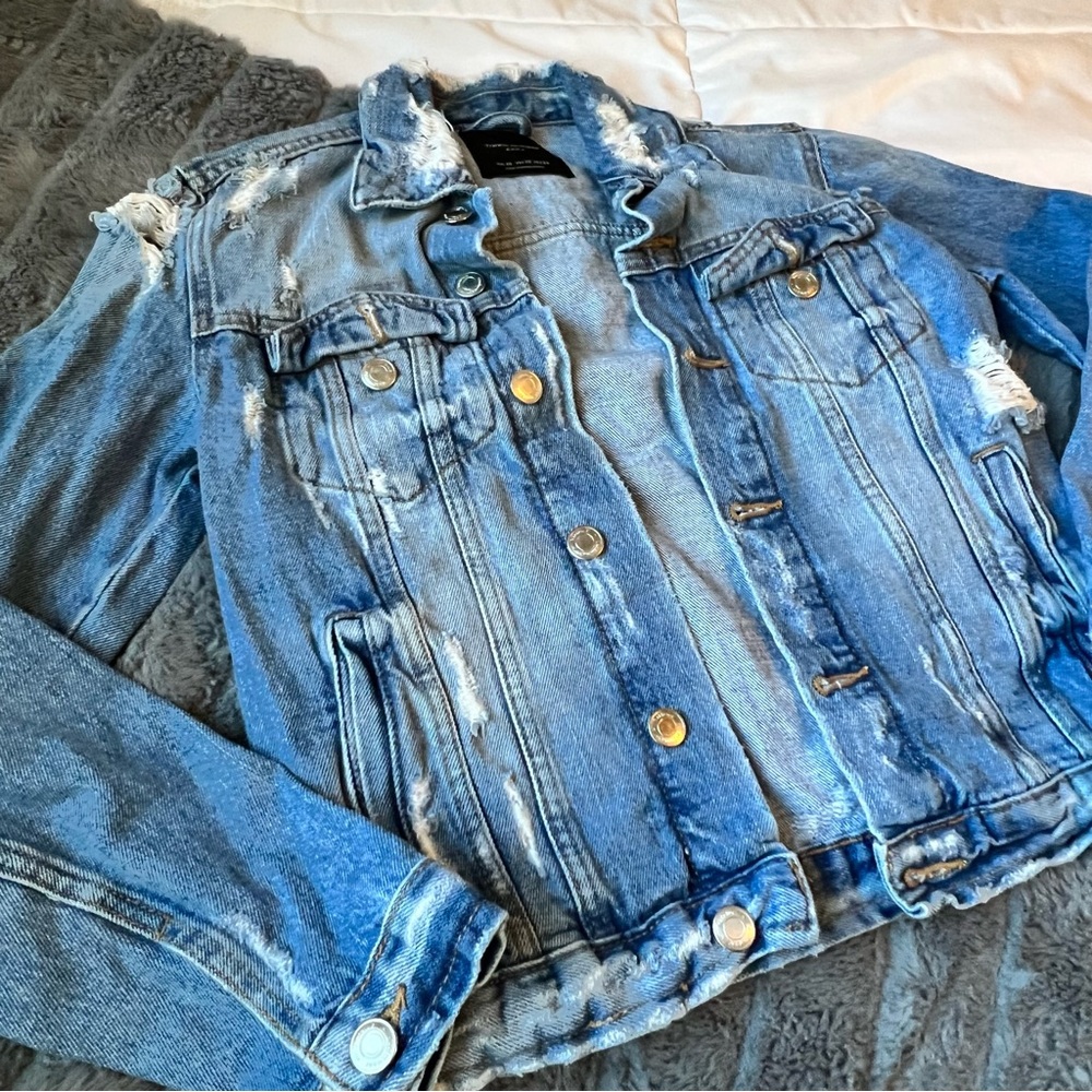 Zara Distressed Jean Jacket - Picture 2 of 4